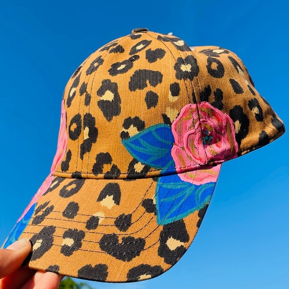 Custom animal print hat with pop art floral detail - Picture 4 of 4